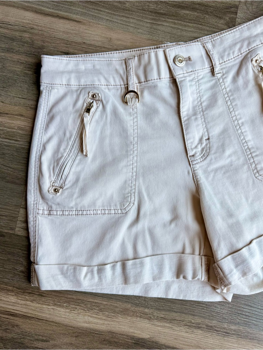 WHBM Pret-A-Play White Mid Rise Stretch Utility Shorts Size 6 - Picture 4 of 13
